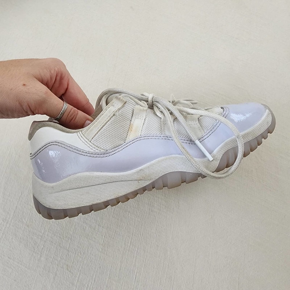 Air Jordan Pure Violet Retro Low Sneakers kids 1.5